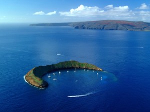 Molokini Crater snorkel boats, Maui, HI