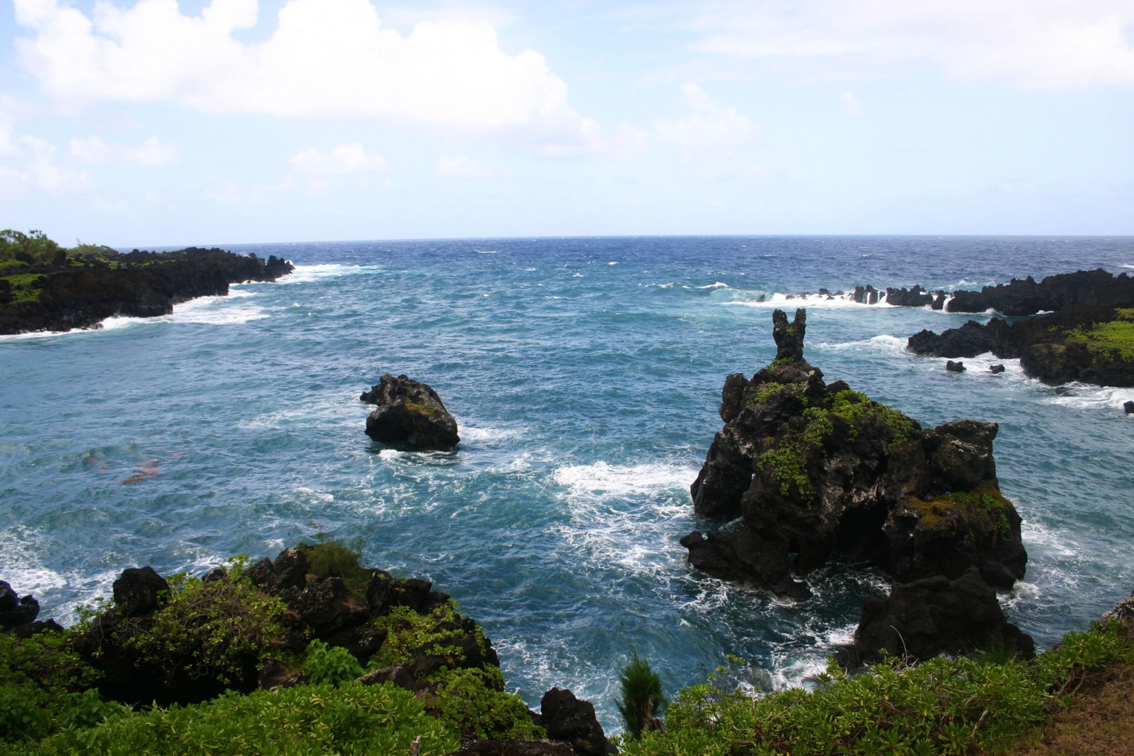 Scenic photo of ocean and cliff at Waianapanapa